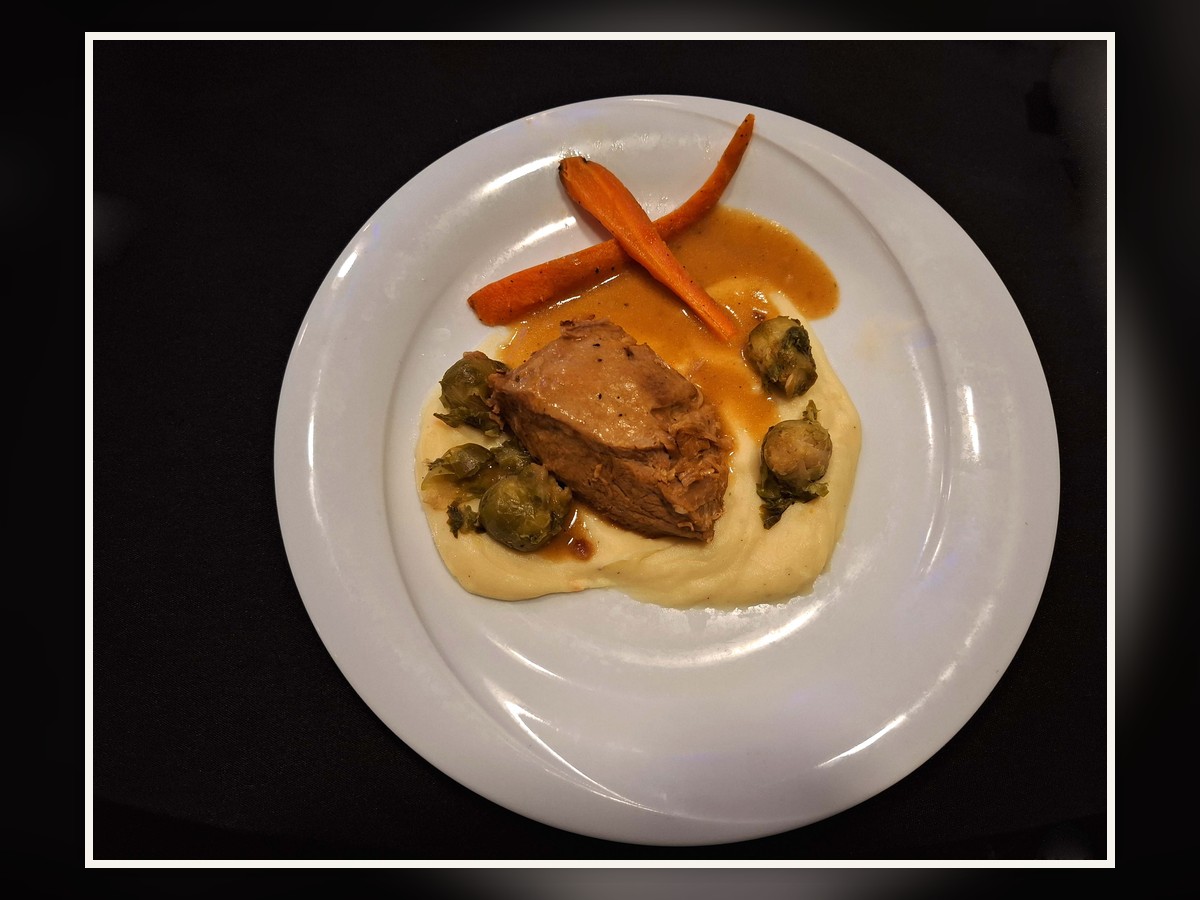 Médaillons de veau, purée et sauce aux champignons